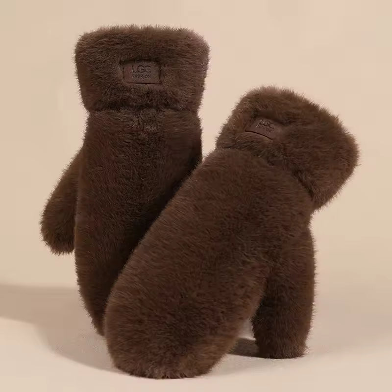 Céline Plush Mittens