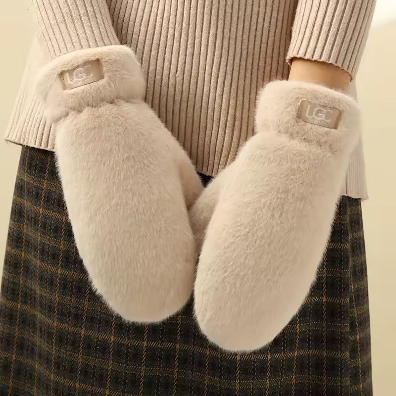 Céline Plush Mittens