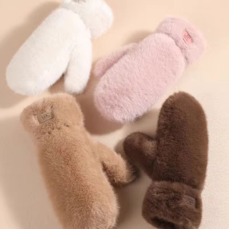 Céline Plush Mittens